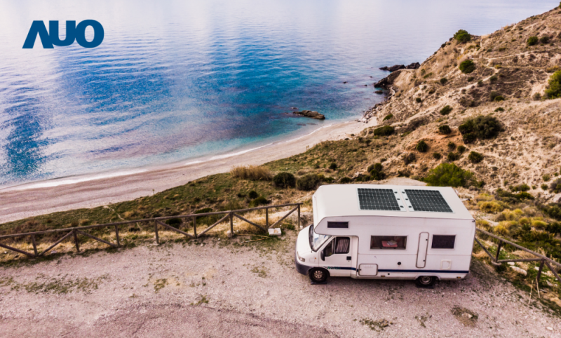 「可撓輕量化太陽光電板SunCurva」使用輕量特殊耐候型複合板取代傳統太陽能板的玻璃前板，不僅降低70%重量，每米平方僅3Kg；具有抗衝擊性能及通過電磁相容性測試，可應用於交通運輸工具，如露營車、遊艇等